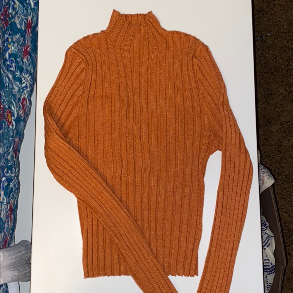 NWOT Forever 21 Crop Turtle Neck Size Small